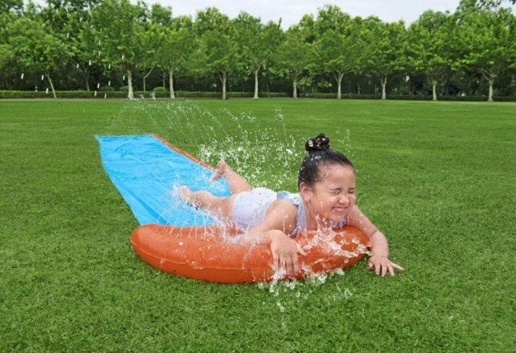 מגלשת מים – משטח החלקה רטוב חד-מסלולי