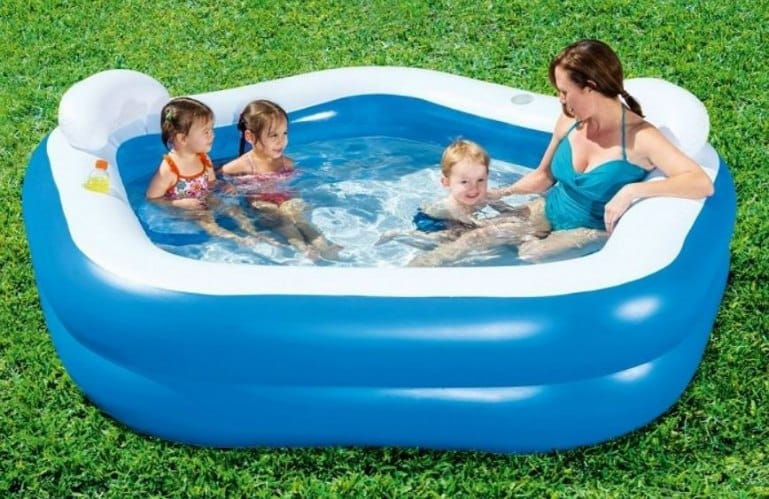 בריכה מחומשת מתנפחת 213X207X69 ס"מ | כולל כריות ישיבה ומשענות ראש | מק"ט 54153