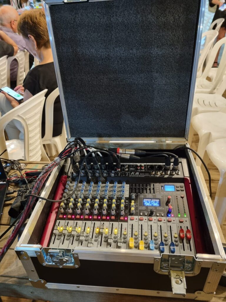 מיקסר אומנים מקצועי 8 ערוצים להשכרה