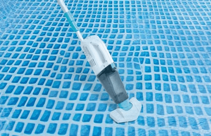 ⁦שואב נטען ZR100 לניקוי קרקעית הבריכה הביתית | מקט 28626| INTEX⁩ – תמונה ⁦6⁩