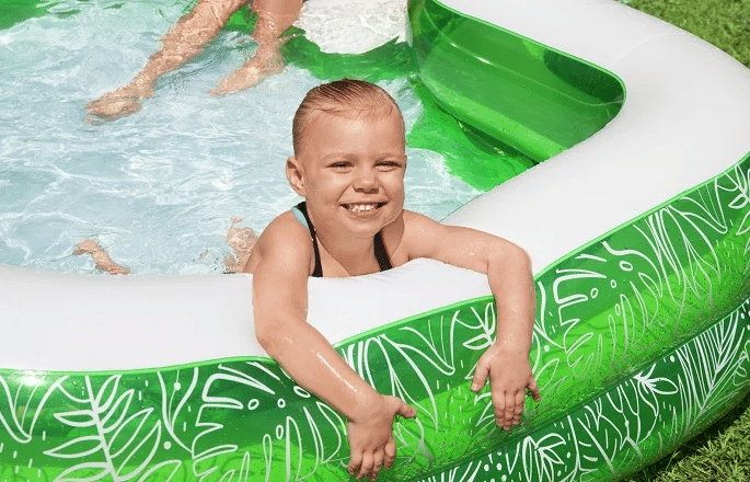 ⁦בריכה משפחתית ירוקה מתנפחת בעיצוב גן עדן טרופי + מושב מובנה מתנפח (231X231X51 סמ) 54336 מבית Bestway⁩ – תמונה ⁦3⁩